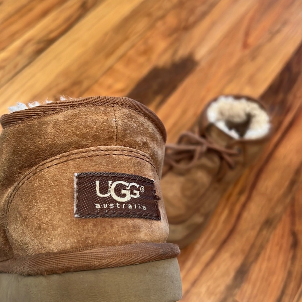 Unisex kids Ugg’s boots